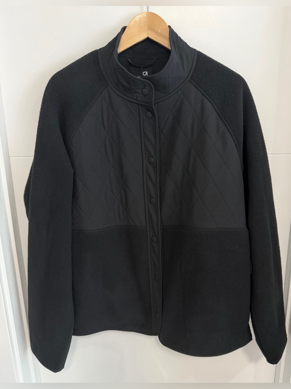 ⭐️Like New⭐️GAPFit: Women’s Button-Up Jacket (ptp approx 25in) Size XL